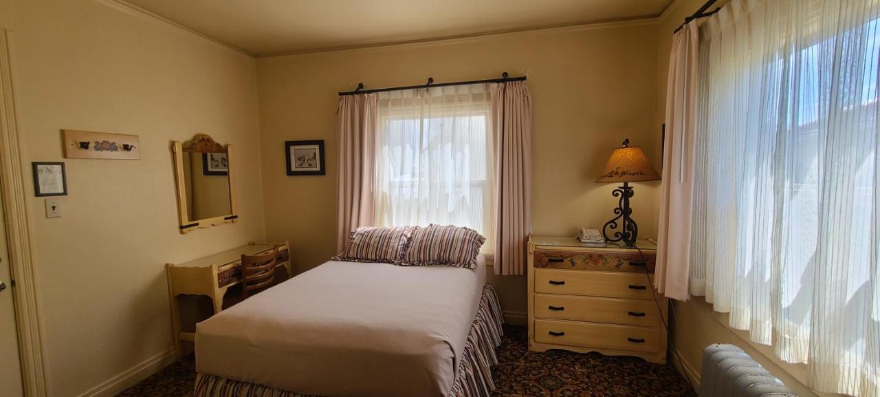 Historic Dow Hotel Lone Pine Luaran gambar