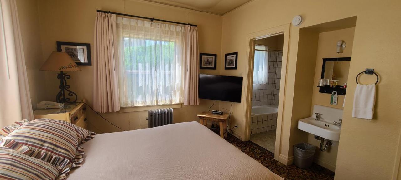Historic Dow Hotel Lone Pine Luaran gambar